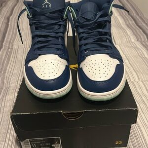 Jordan 1 Mid Mystic Navy Mint Foam Size 11 (Used)